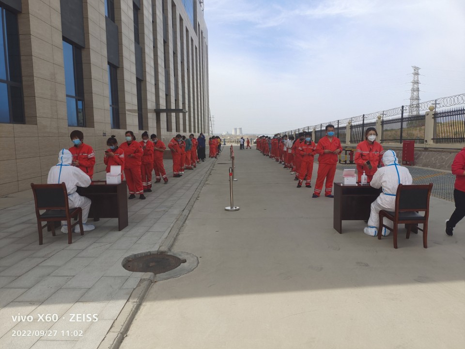 抗疫情，企业与员工共努力；保生产，安全与防疫两手抓