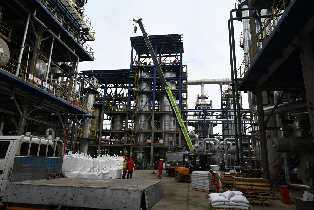 护航生产  书写担当|改质装置一线人员检修忙